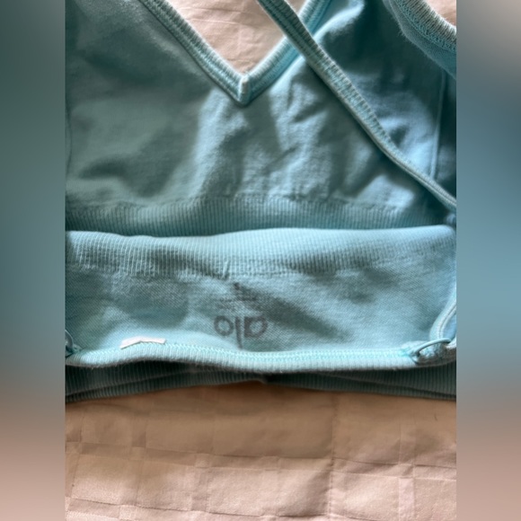 Alo crop top - Picture 3 of 3